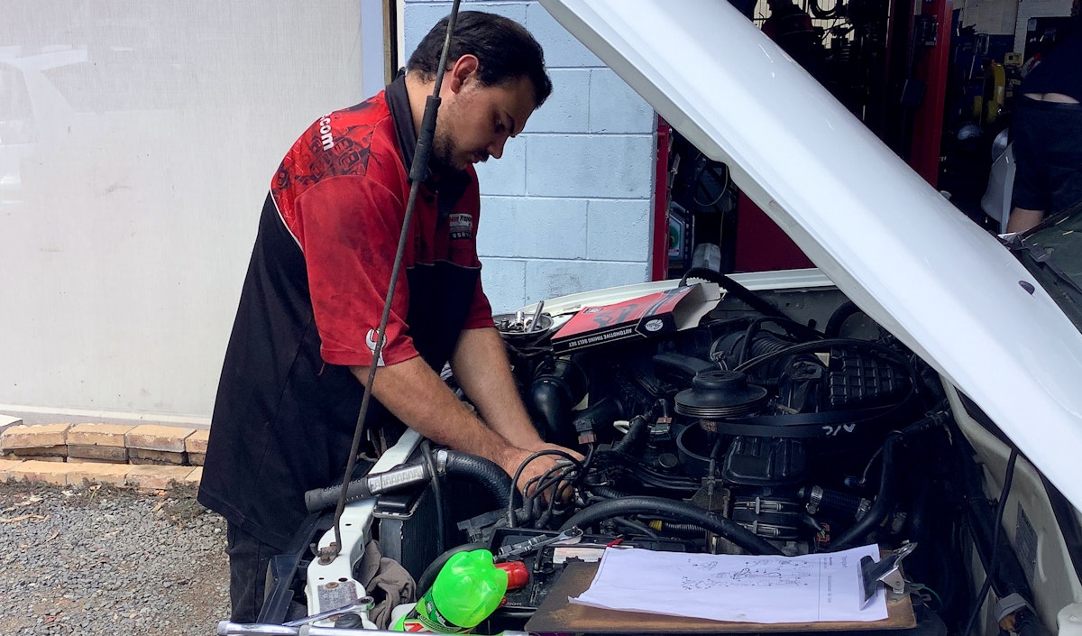 Caloundra Mechanic performing Car Service